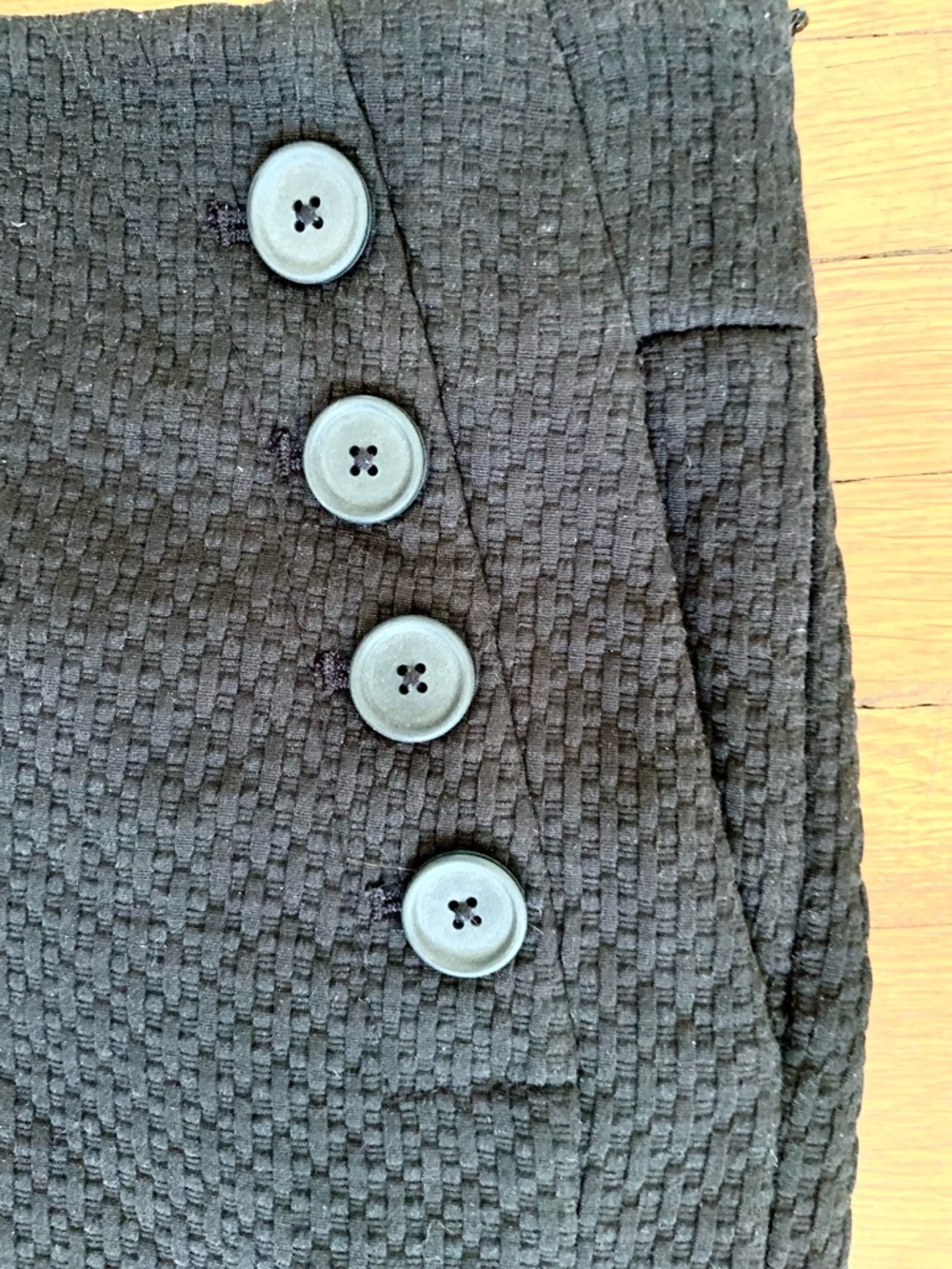 Loft Shorts Black Button Accent Women's Side Zipper Size 4 - Picture 2 of 4
